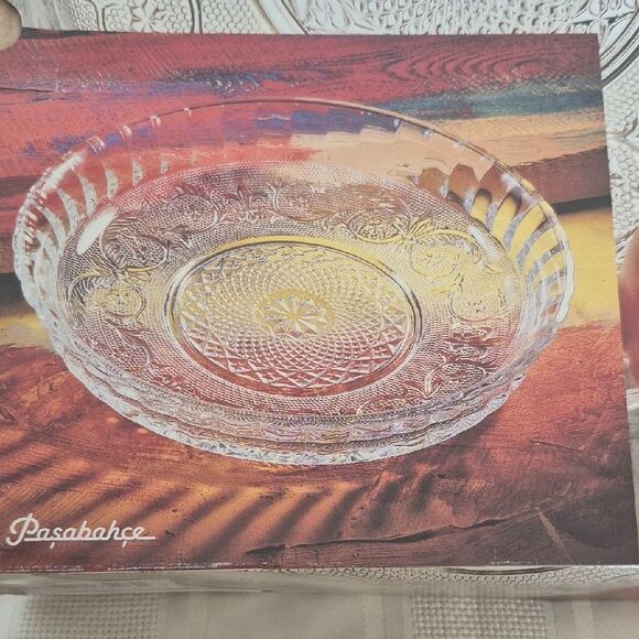 Clear Glass Serving Platter - Picture 16 of 16